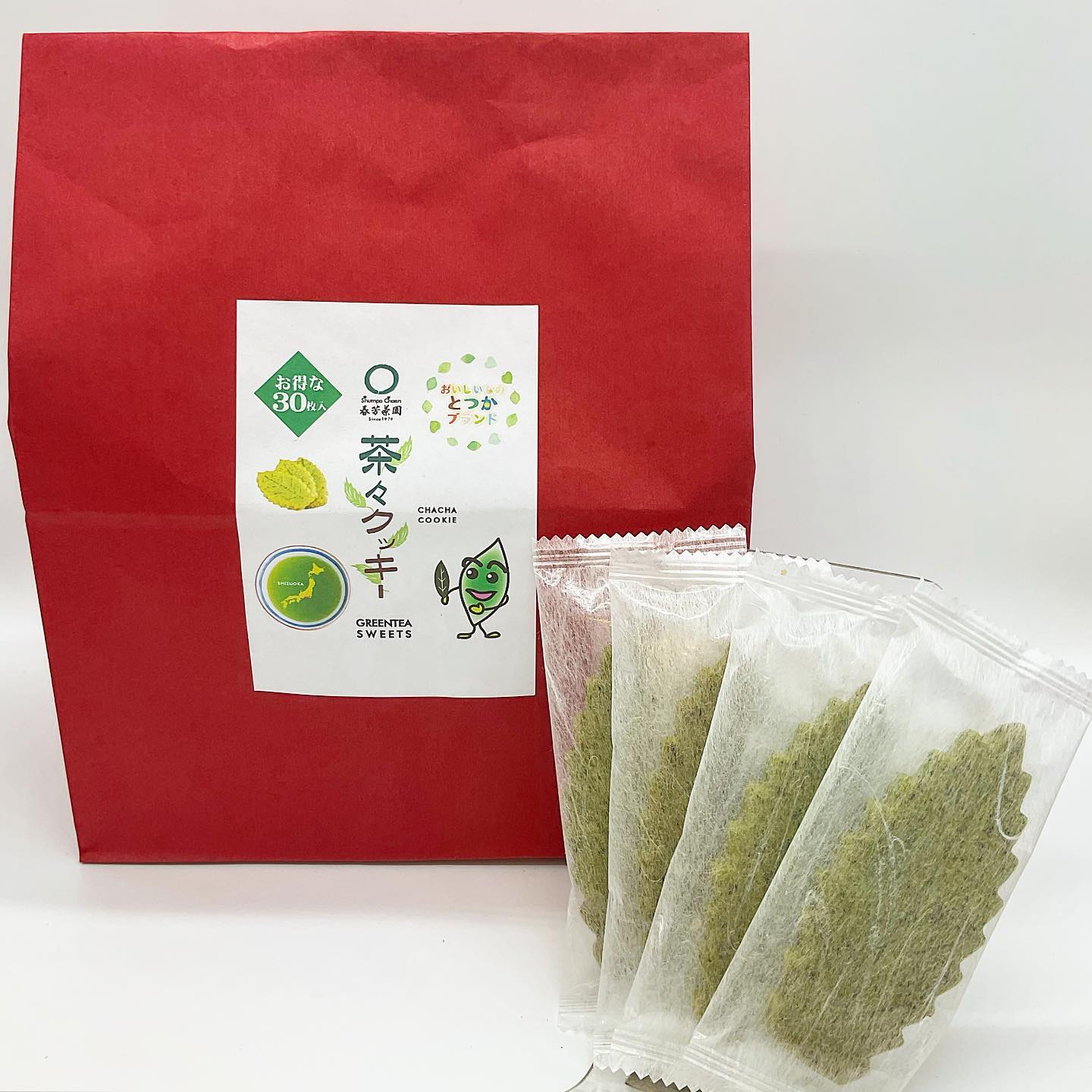 戸塚の美味しいお菓子として、戸塚ブランドにも選んでいただき、しゅんぽうカフェ大人気の抹茶ソフトにも付いている、『茶々クッキー３０枚入り』️限定販売となっておりましたが、大変ご好評につき販売延長しております🤗独り占めしても良し️みんなで分け合っても良し️大容量ならではの楽しみ方で、ぜひ美味しく召し上がってください